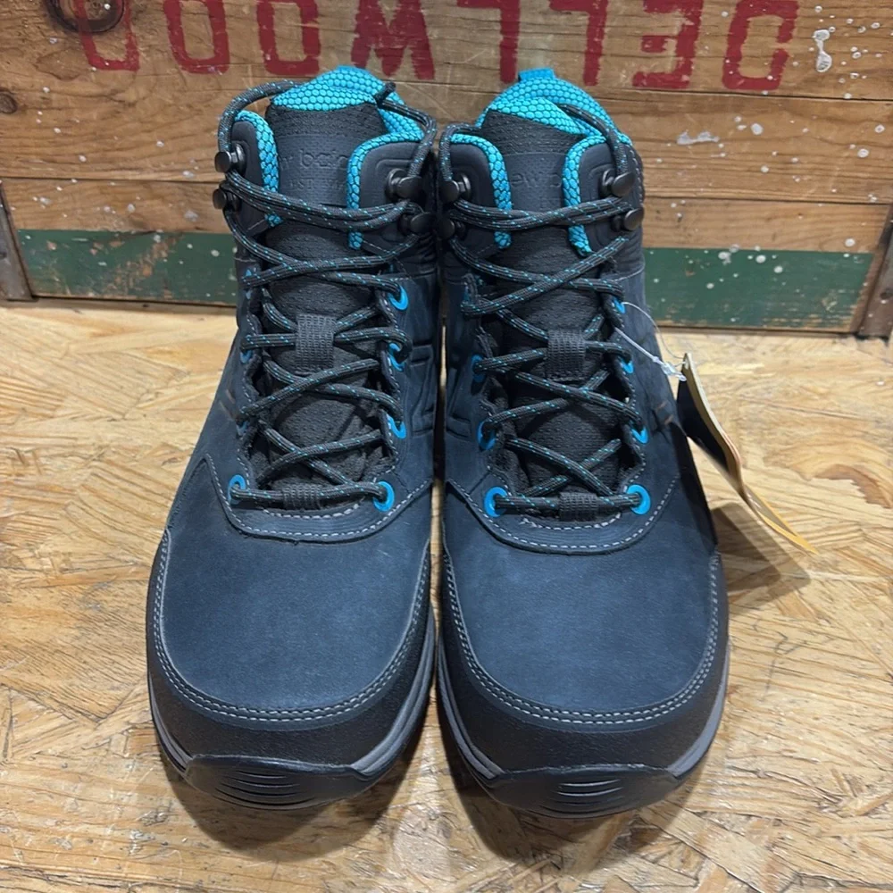 Brand new in box discontinued waterproof New Balance  in multiple sizes in wide. - Picture 2 of 7